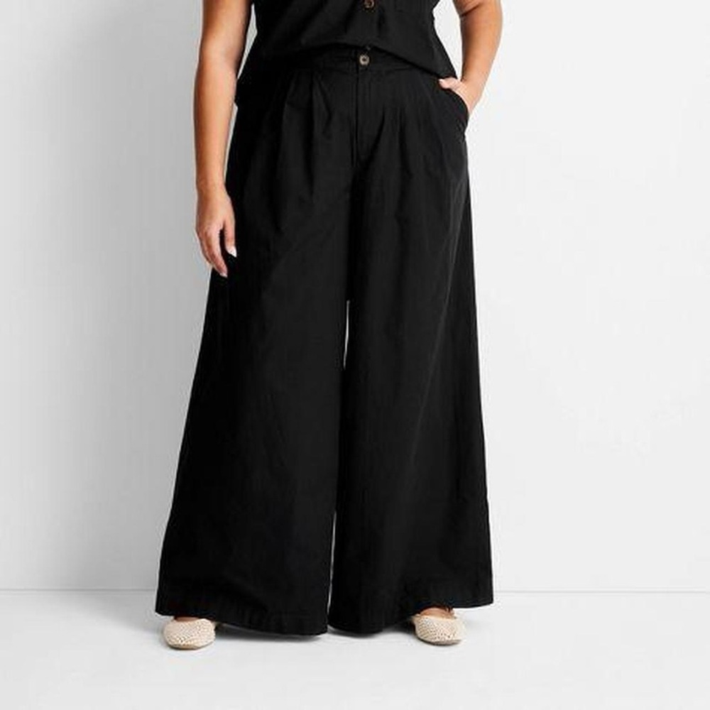 Women's High-Rise Wide Leg Pleated Pants - Future Collective.  Size 1X.  NWOT.